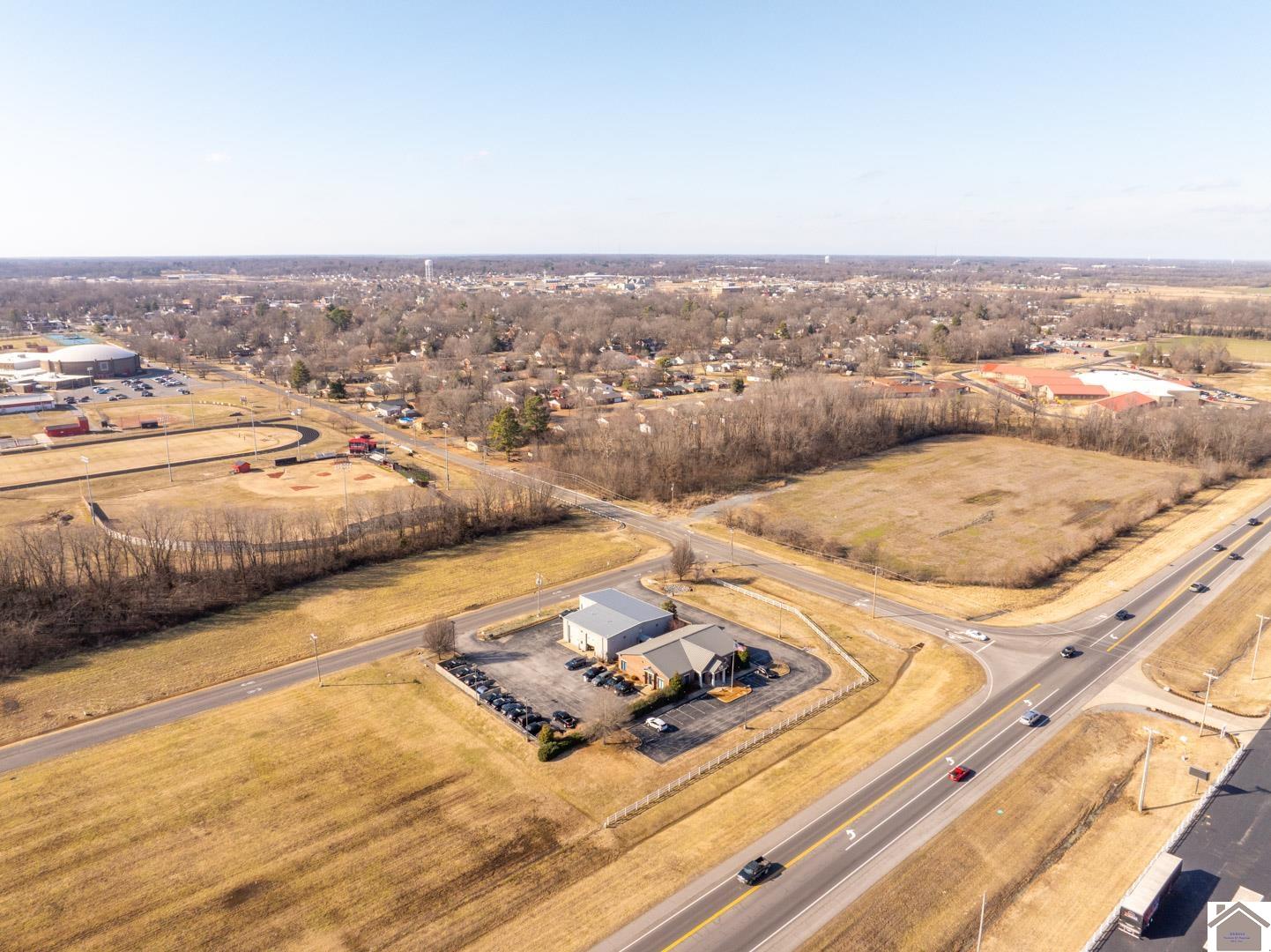 900 S Commonwealth Drive, Mayfield, KY 42066 Listing Photo  9