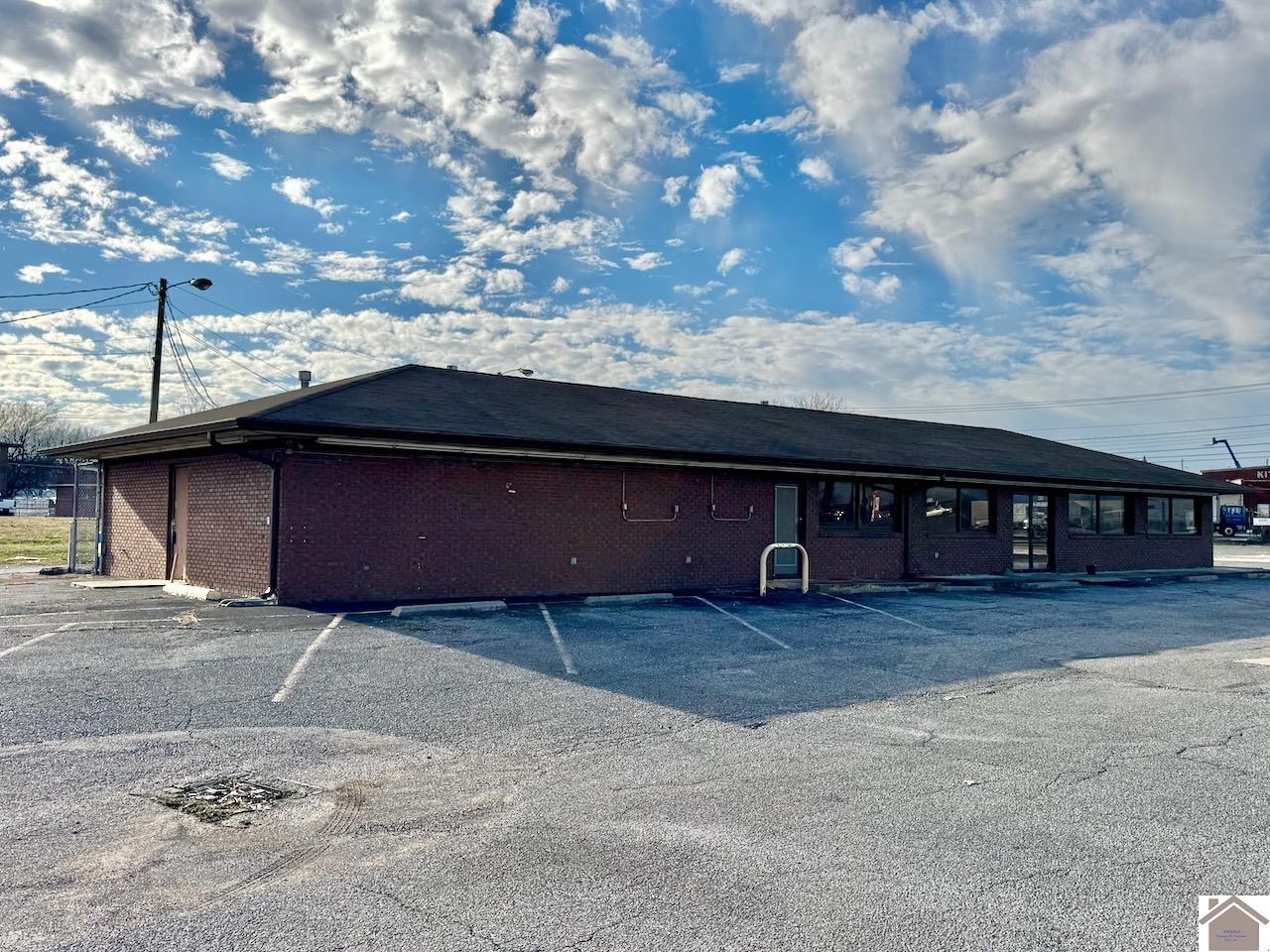 2301 N 8th St., Paducah, KY 42001 Listing Photo  2