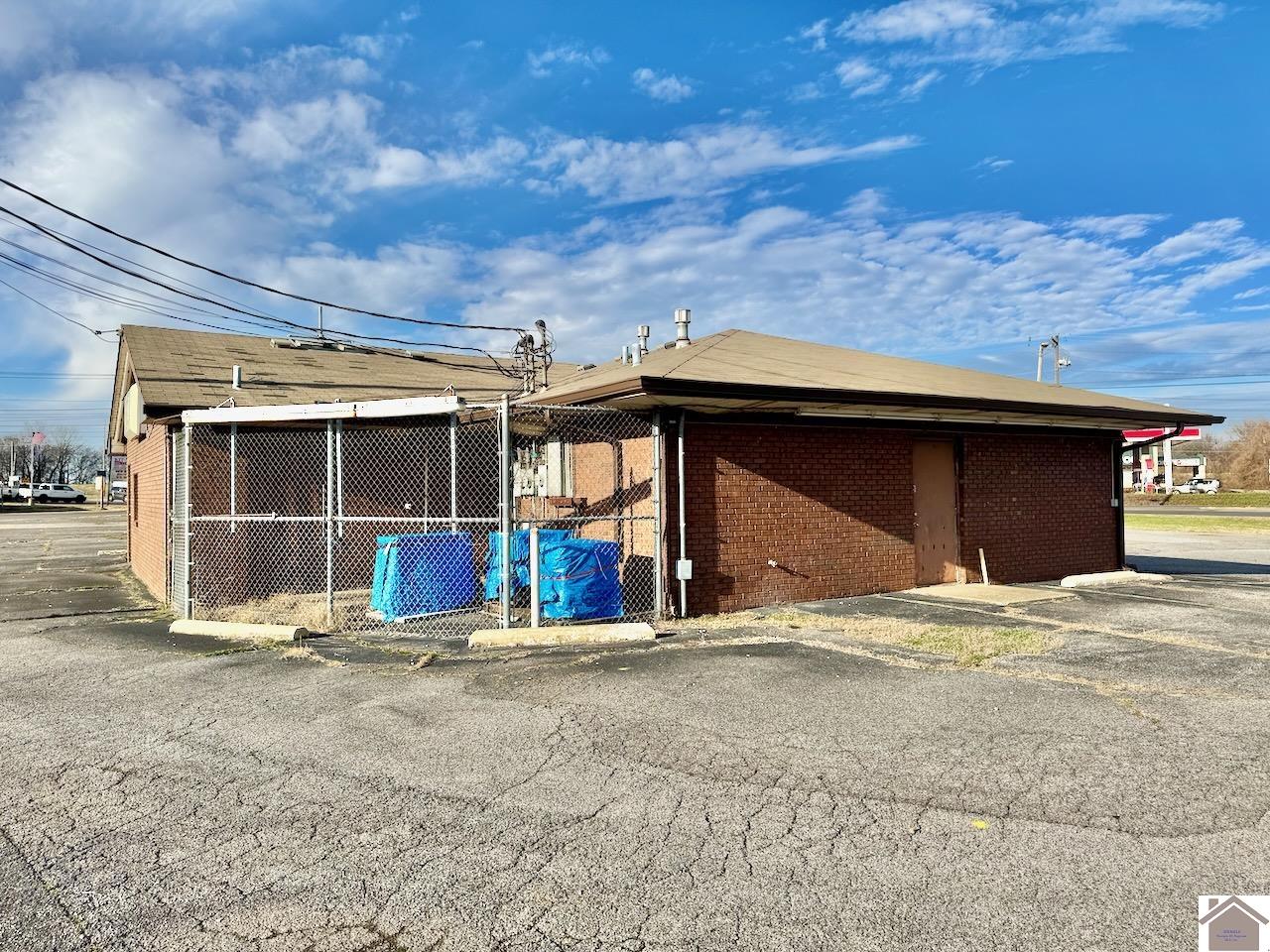 2301 N 8th St., Paducah, KY 42001 Listing Photo  4