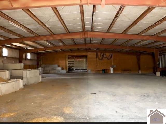 31 E Vaughn Rd, Mayfield, KY 42066 Listing Photo  3