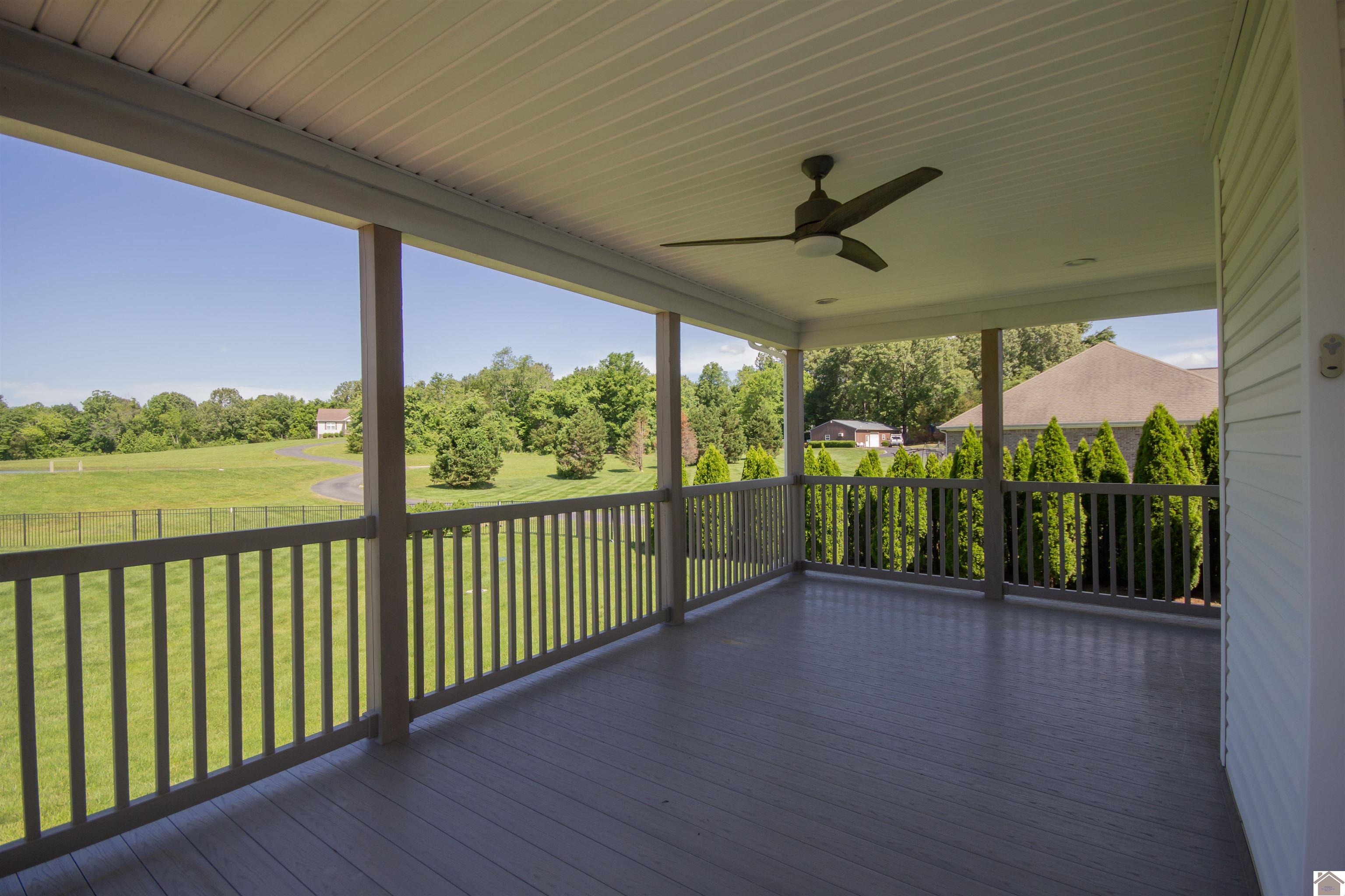 165 Valor Ct, Paducah, KY 42003 Listing Photo  12