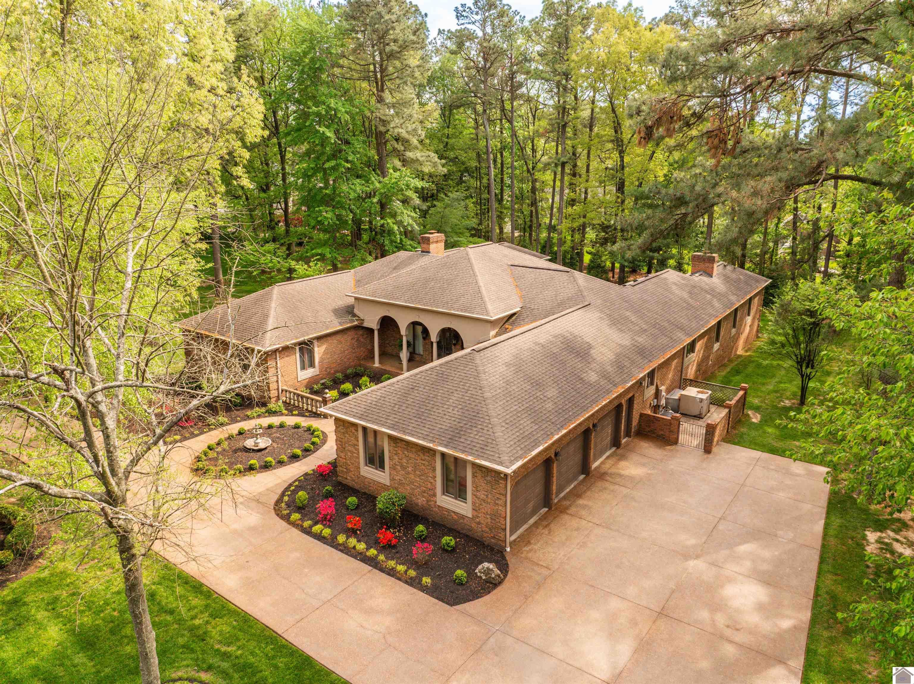 625 Whitney Drive, Paducah, KY 42001 Listing Photo  2