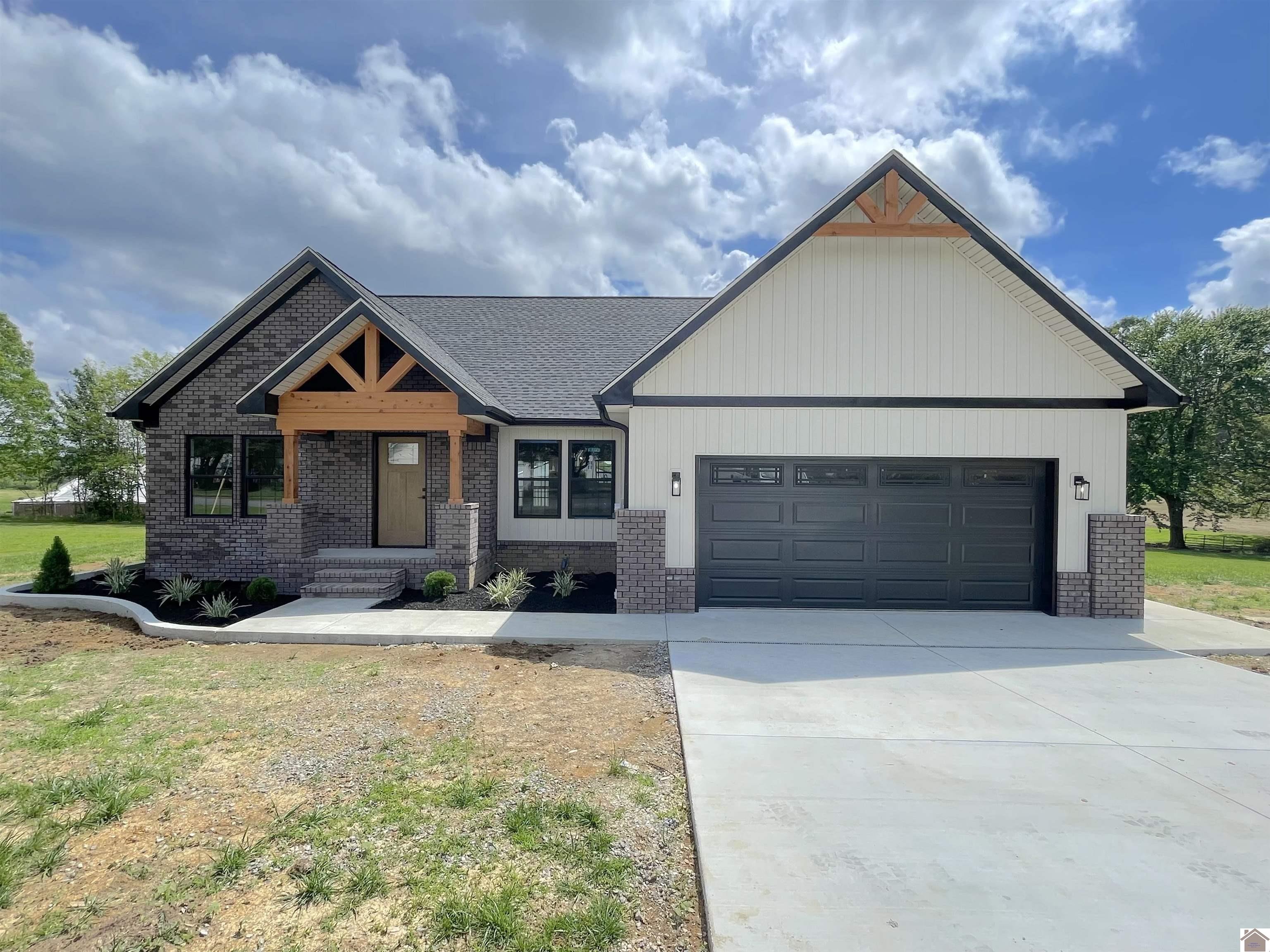 1360 Eagle Ln, Mayfield, KY 42066 Listing Photo  1