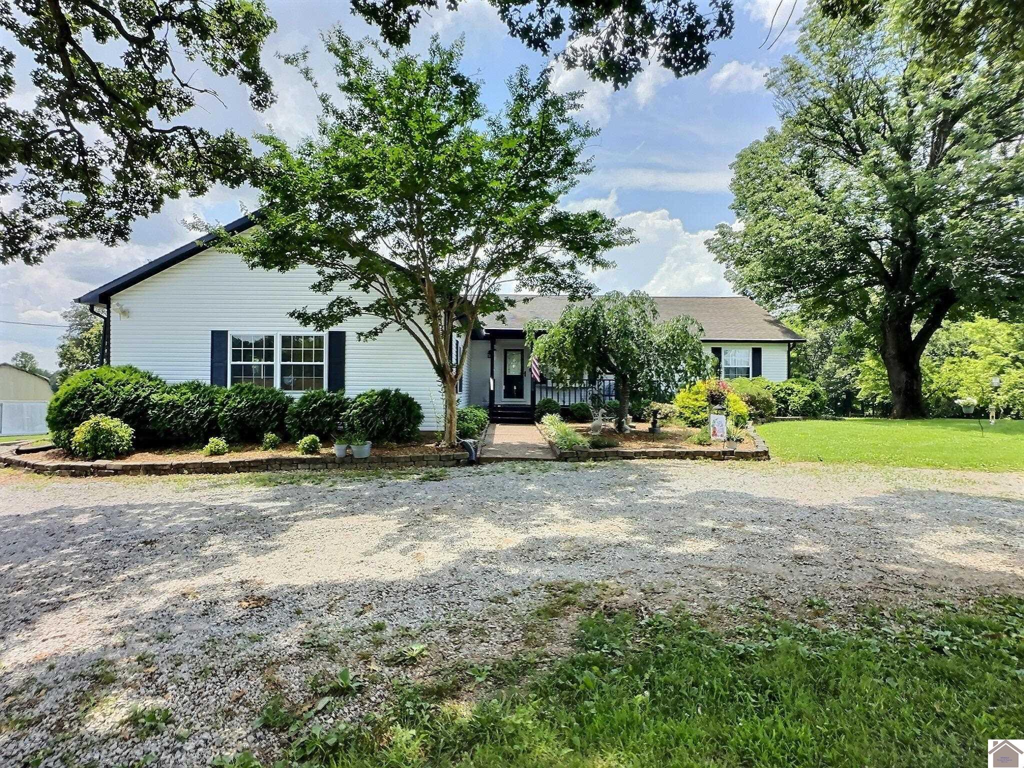 3147 St Rt 1748 W, Mayfield, KY 42066 Listing Photo  1