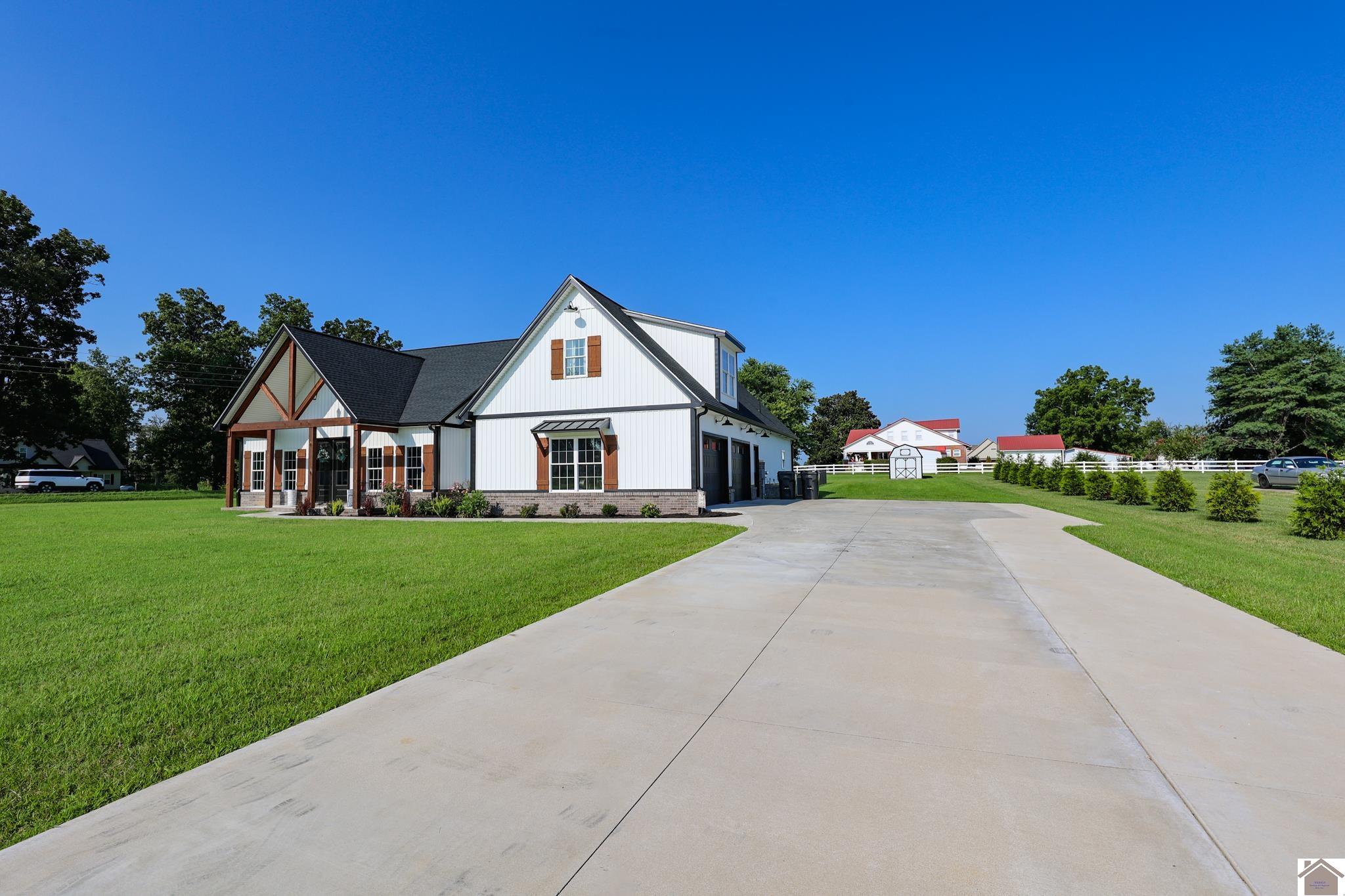 115 Mckenna, Kevil, KY 42053 Listing Photo  3