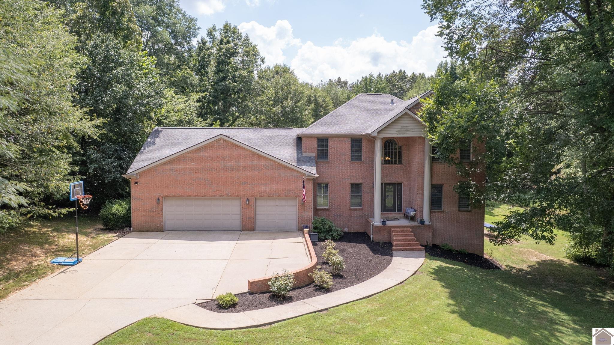 210 Les Lee, Paducah, KY 42001 Listing Photo  1