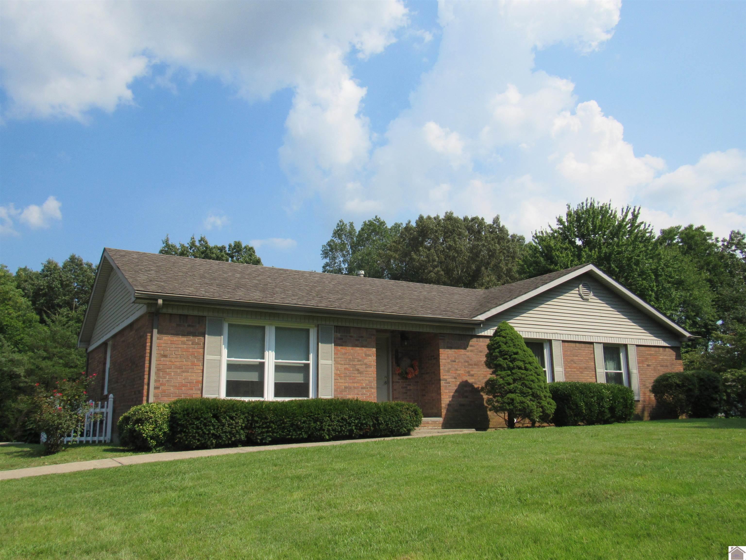 240 Lansing Ave, Paducah, KY 42003 Listing Photo  2