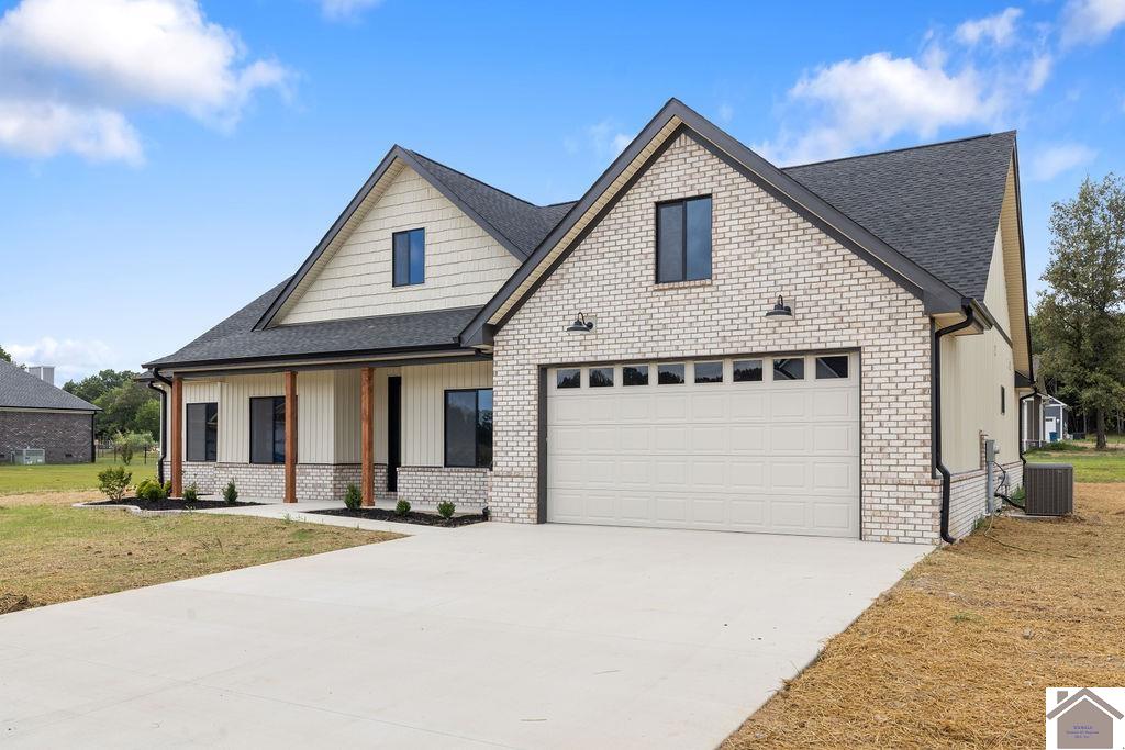 201 Ayly Estates Drive, Mayfield, KY 42066 Listing Photo  2