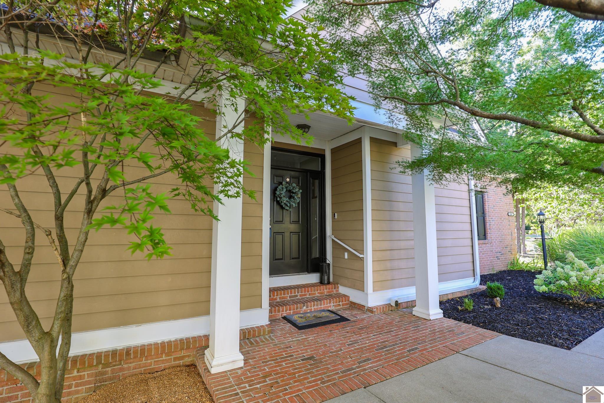1067 Lakeview Drive, Paducah, KY 42003 Listing Photo  3