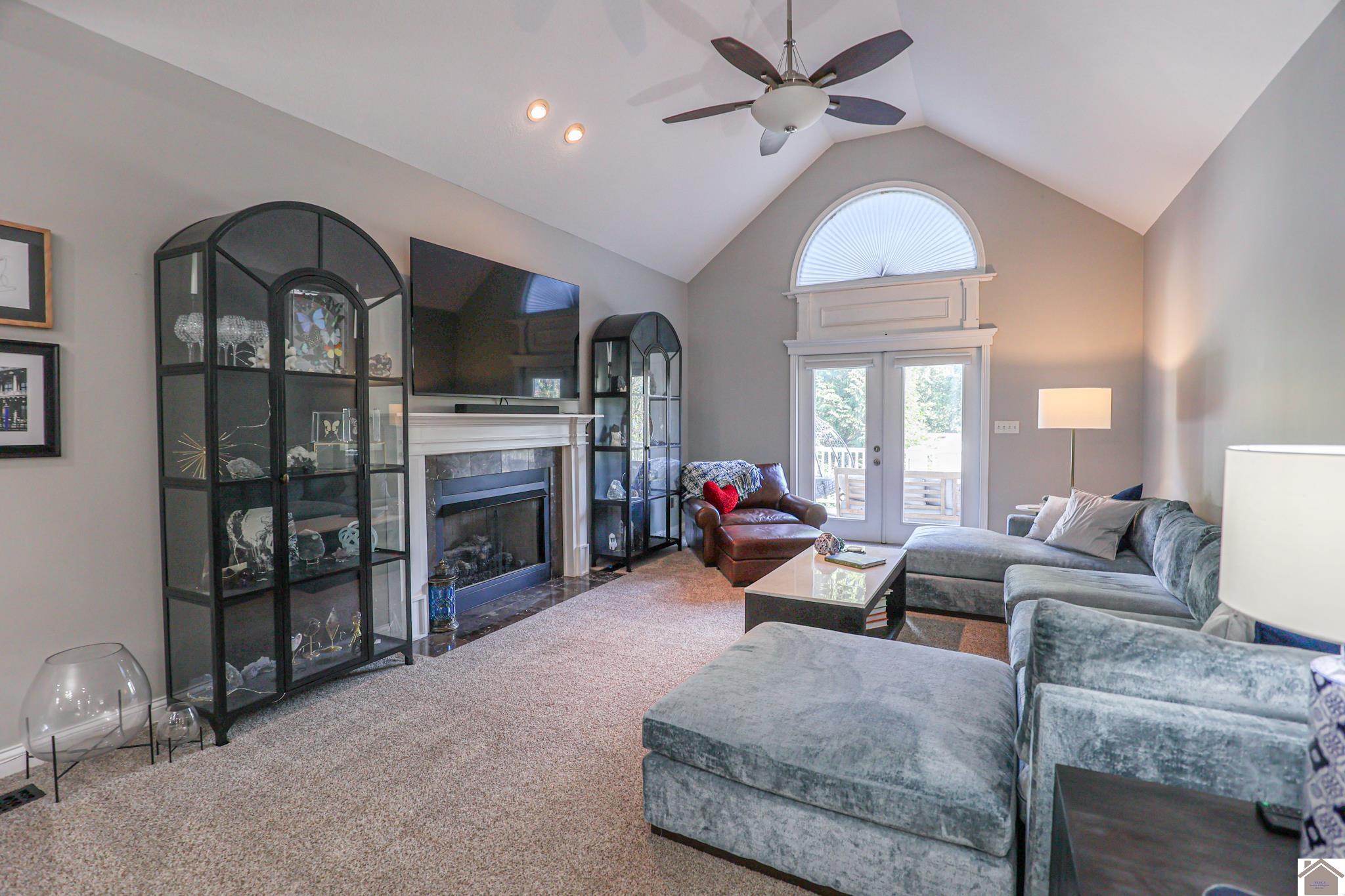 1067 Lakeview Drive, Paducah, KY 42003 Listing Photo  21