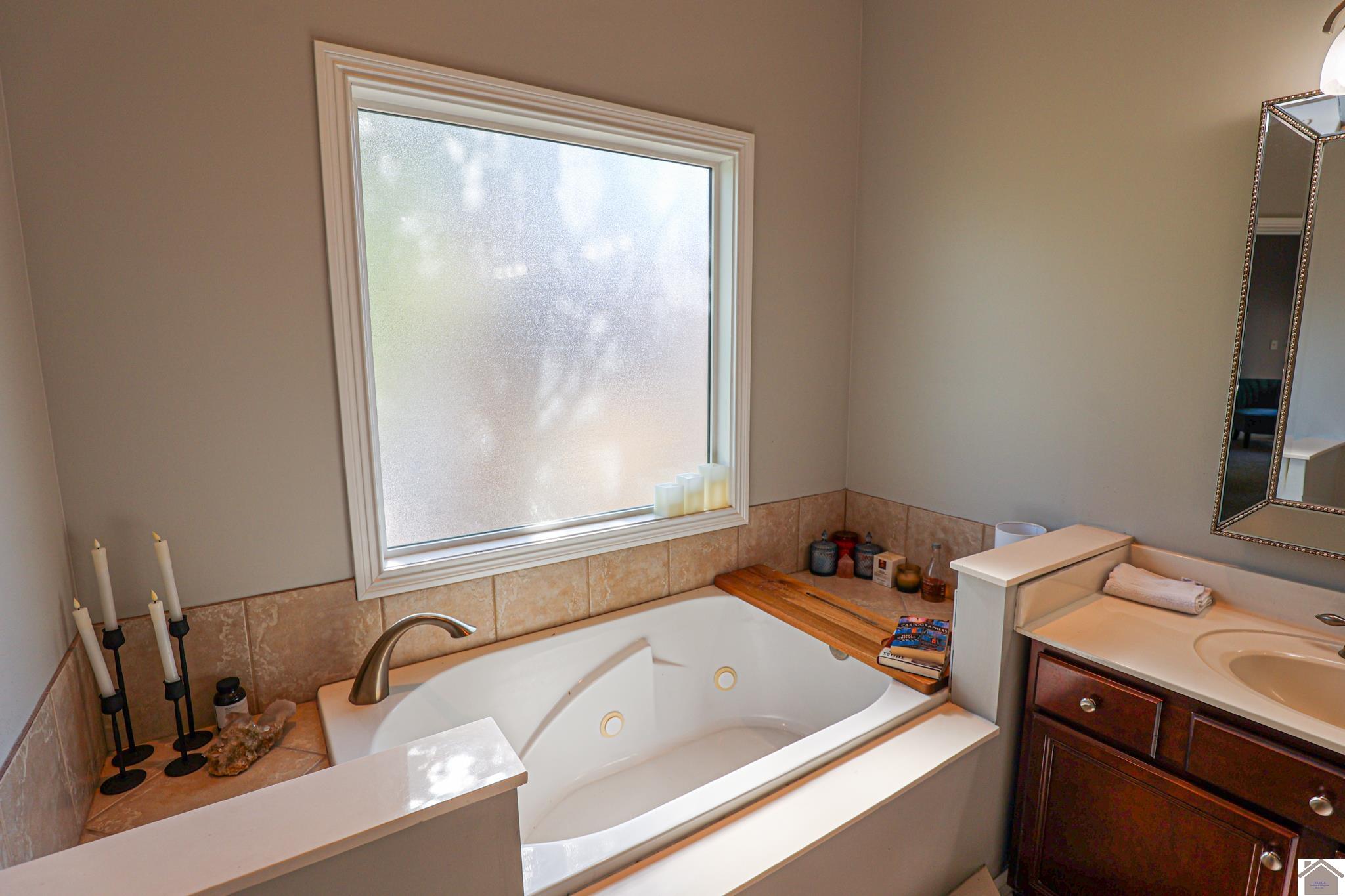 1067 Lakeview Drive, Paducah, KY 42003 Listing Photo  36