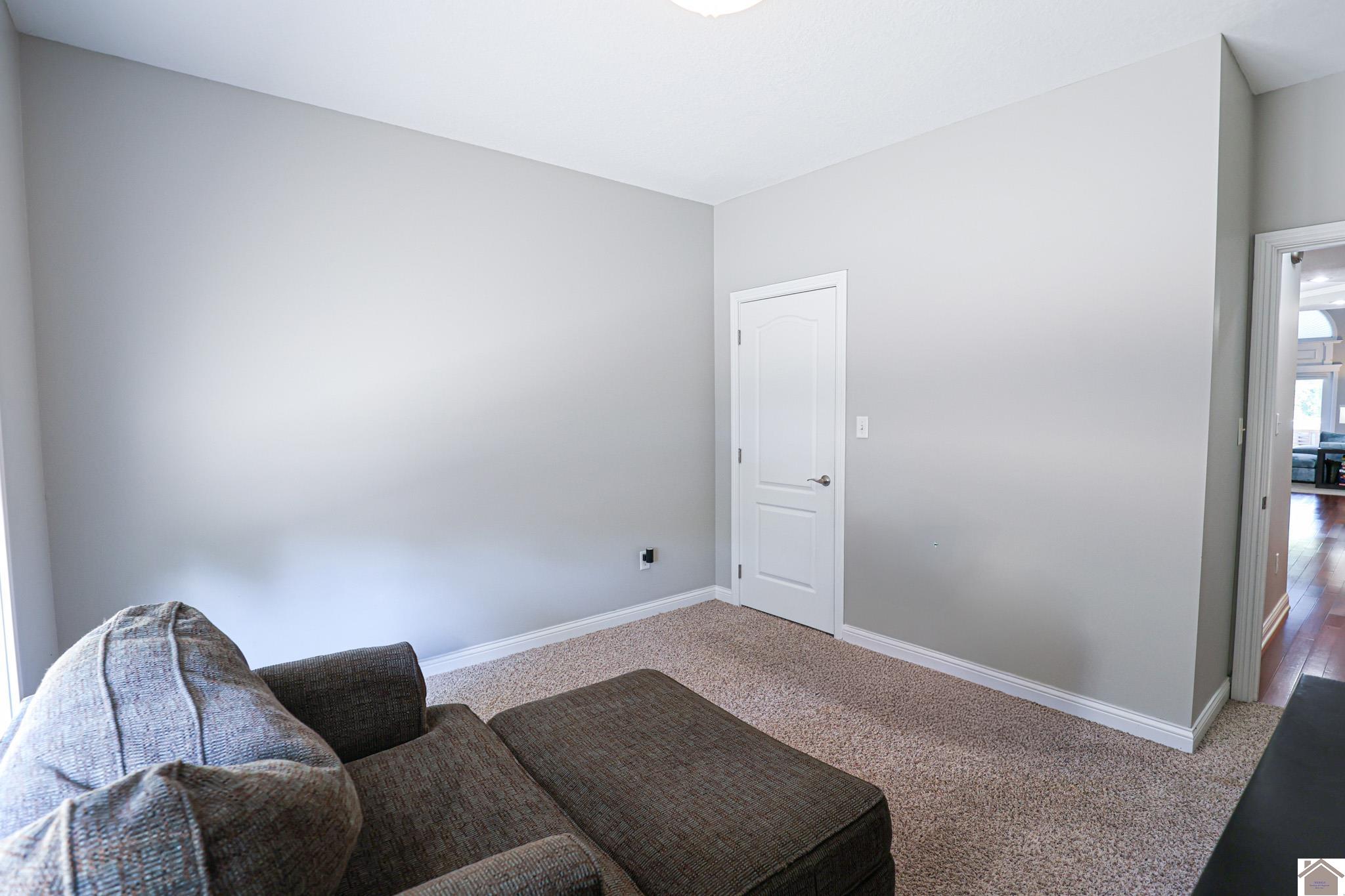 1067 Lakeview Drive, Paducah, KY 42003 Listing Photo  40