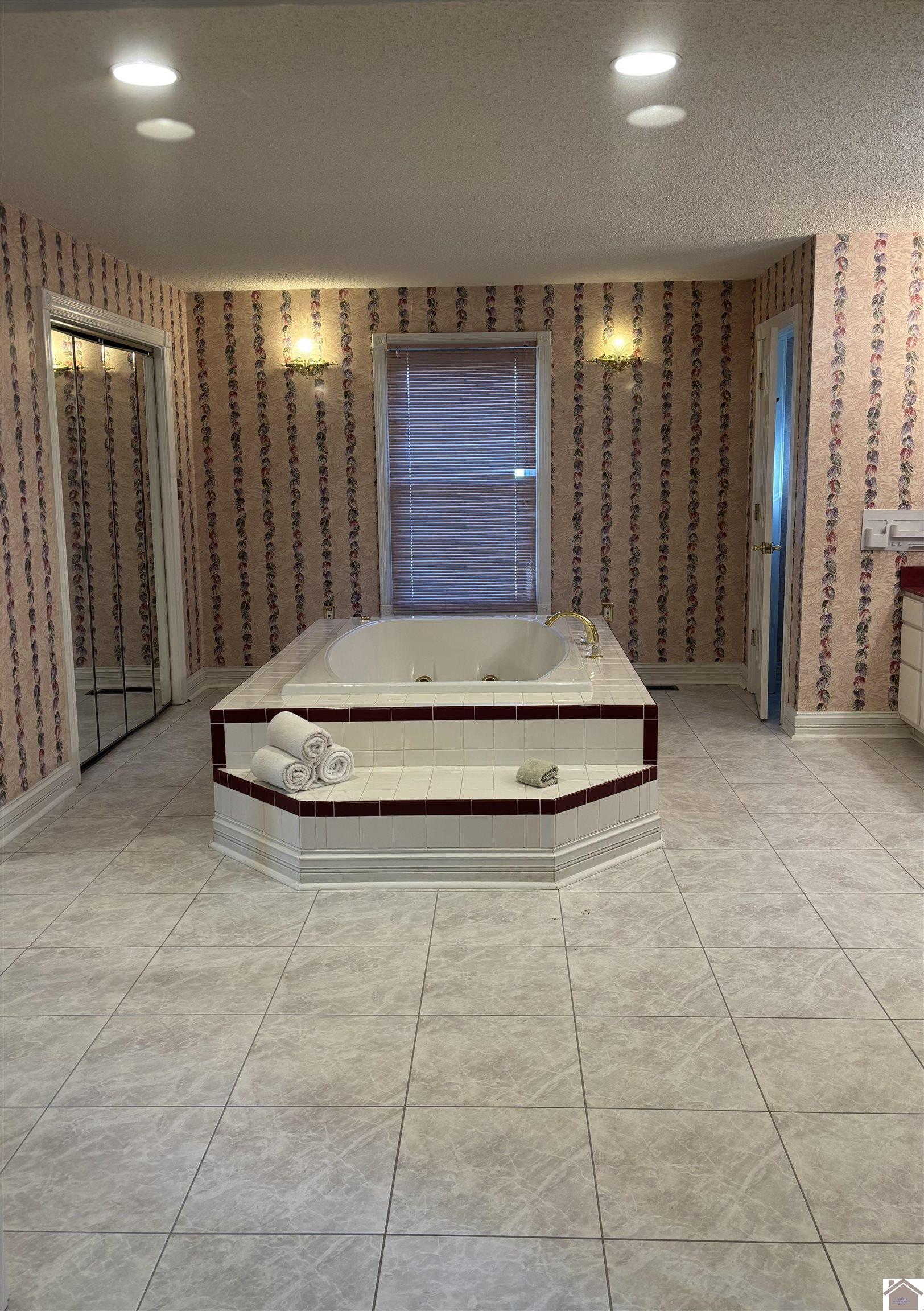 7505 Della Lane, Paducah, KY 42001 Listing Photo  11