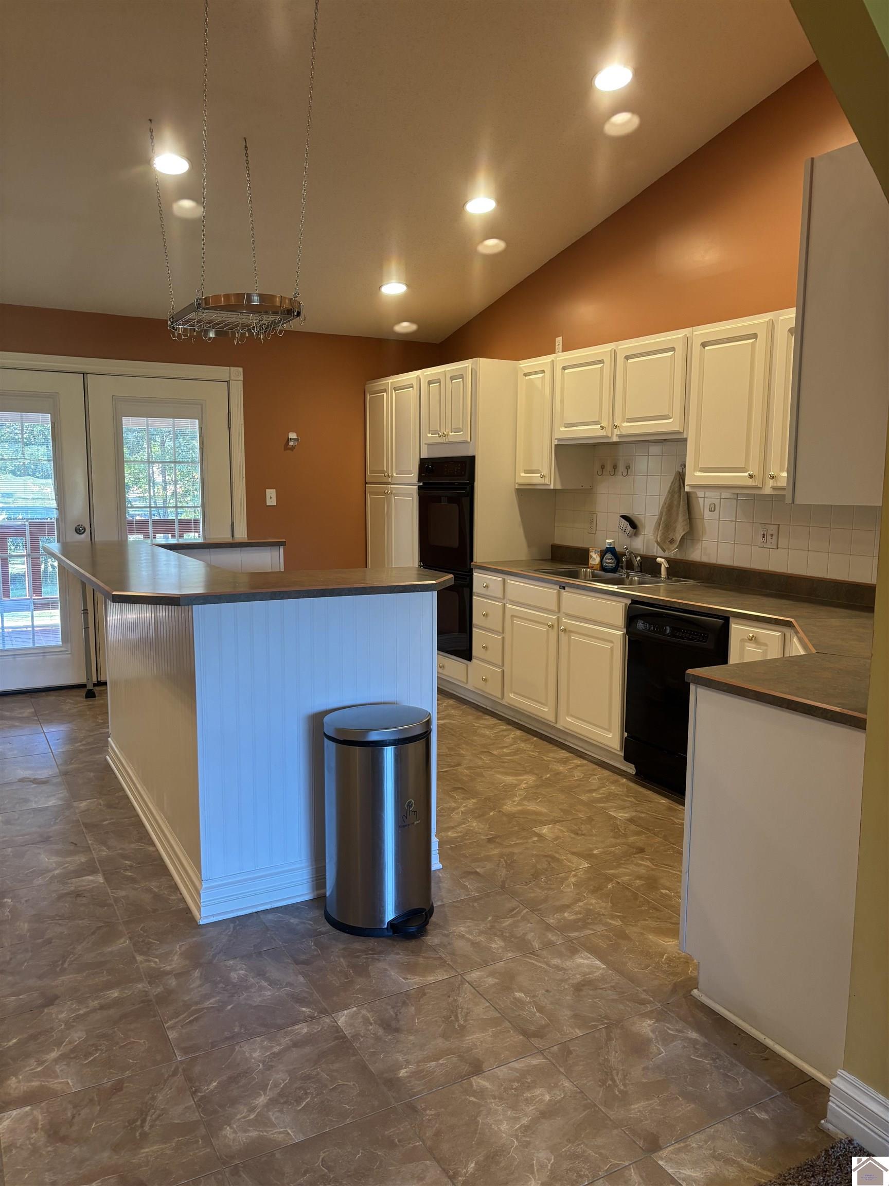 7505 Della Lane, Paducah, KY 42001 Listing Photo  12