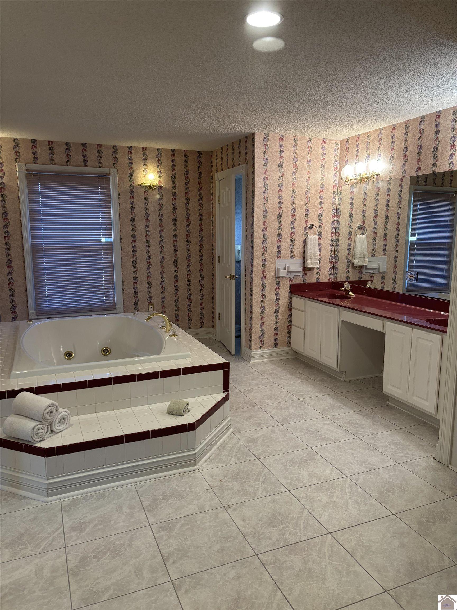 7505 Della Lane, Paducah, KY 42001 Listing Photo  10