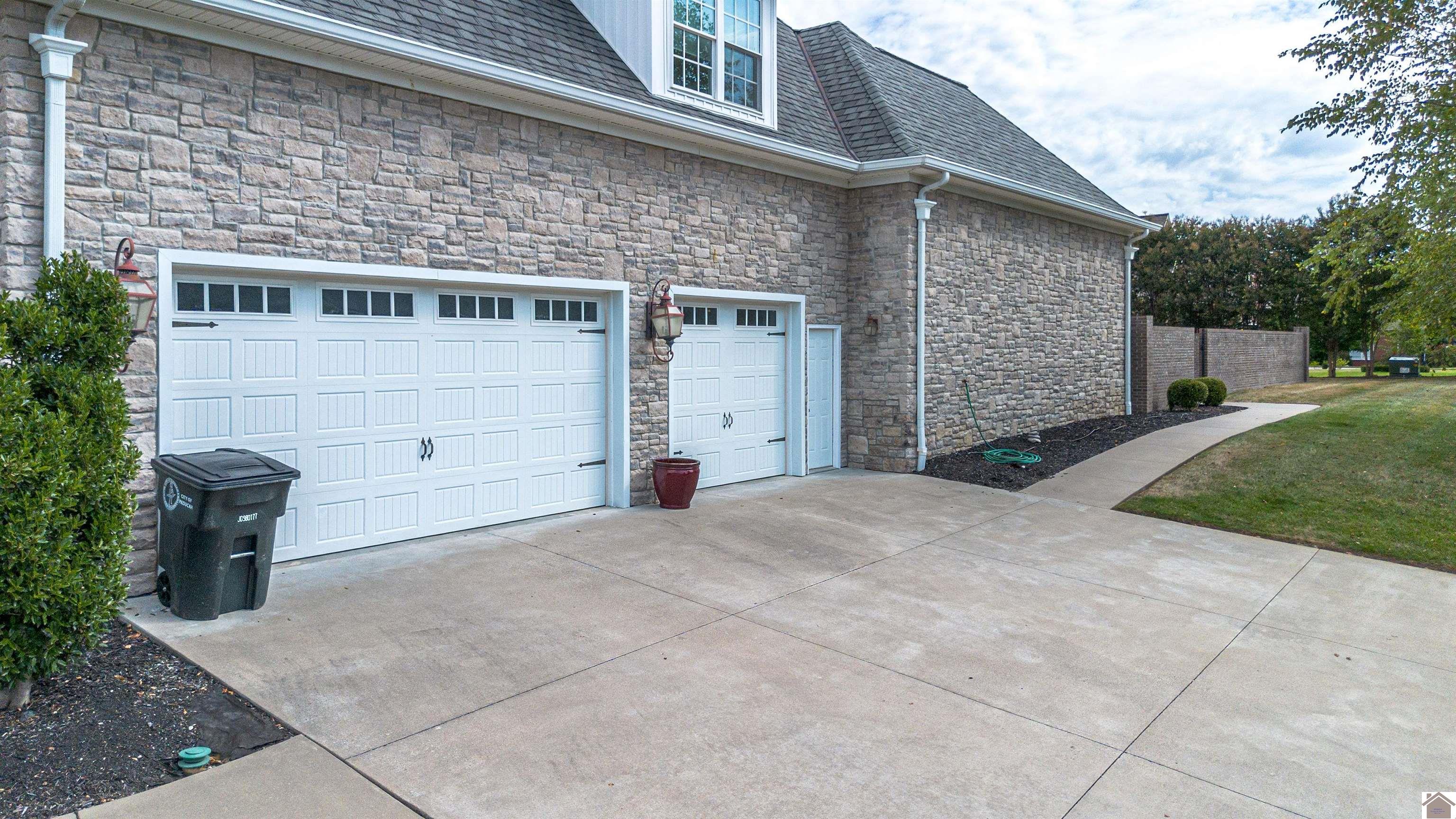 6722 Turnberry Drive, Paducah, KY 42001 Listing Photo  4
