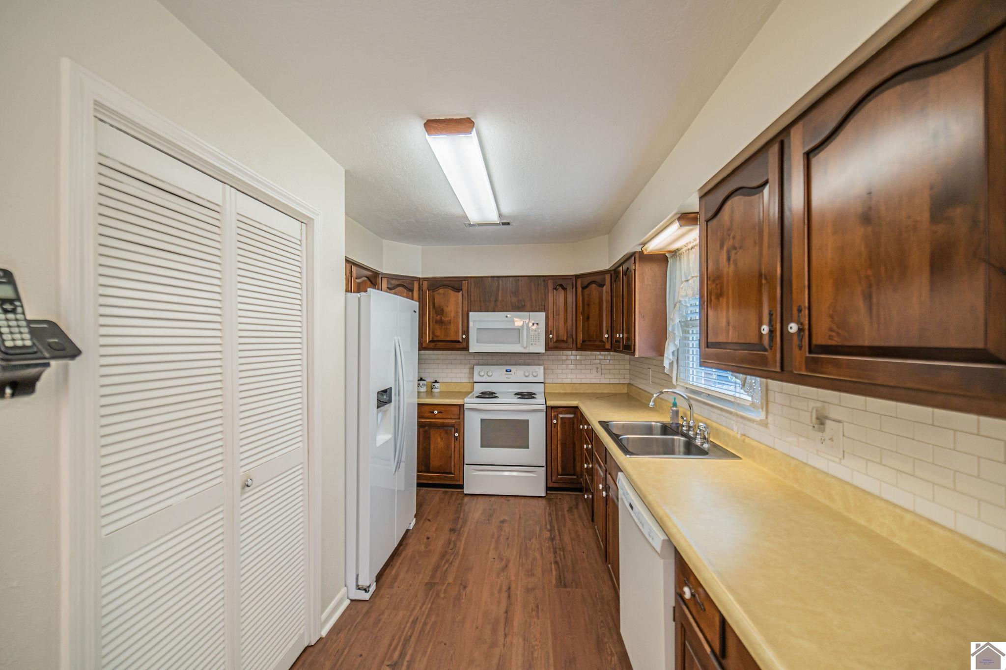 6230 Connie Sue Avenue, Paducah, KY 42001 Listing Photo  12