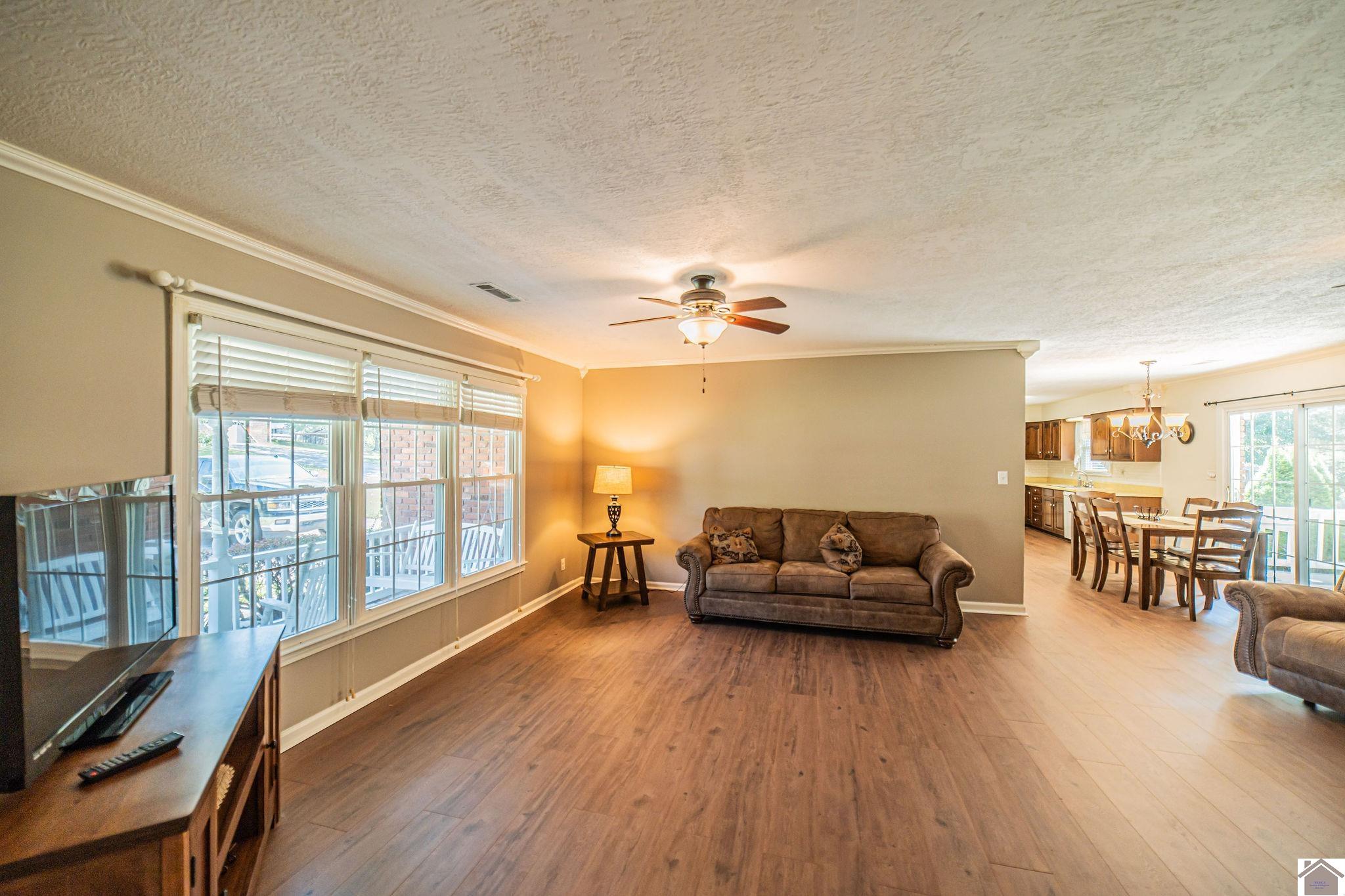 6230 Connie Sue Avenue, Paducah, KY 42001 Listing Photo  5