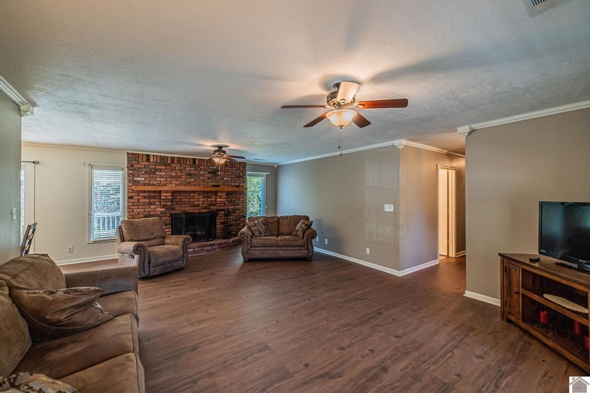 6230 Connie Sue Avenue, Paducah, KY 42001 Listing Photo  8