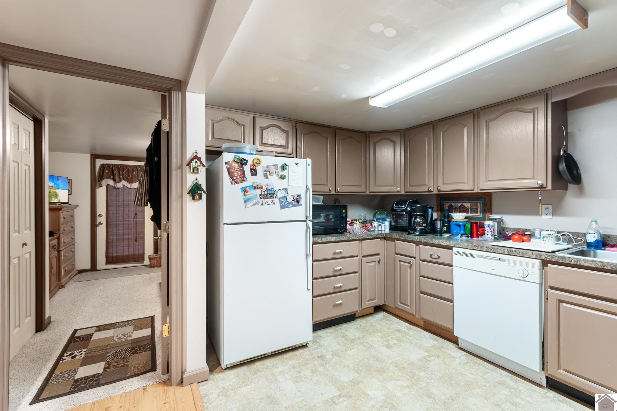 698 Walnut Drive, Cadiz, KY 42211 Listing Photo  5