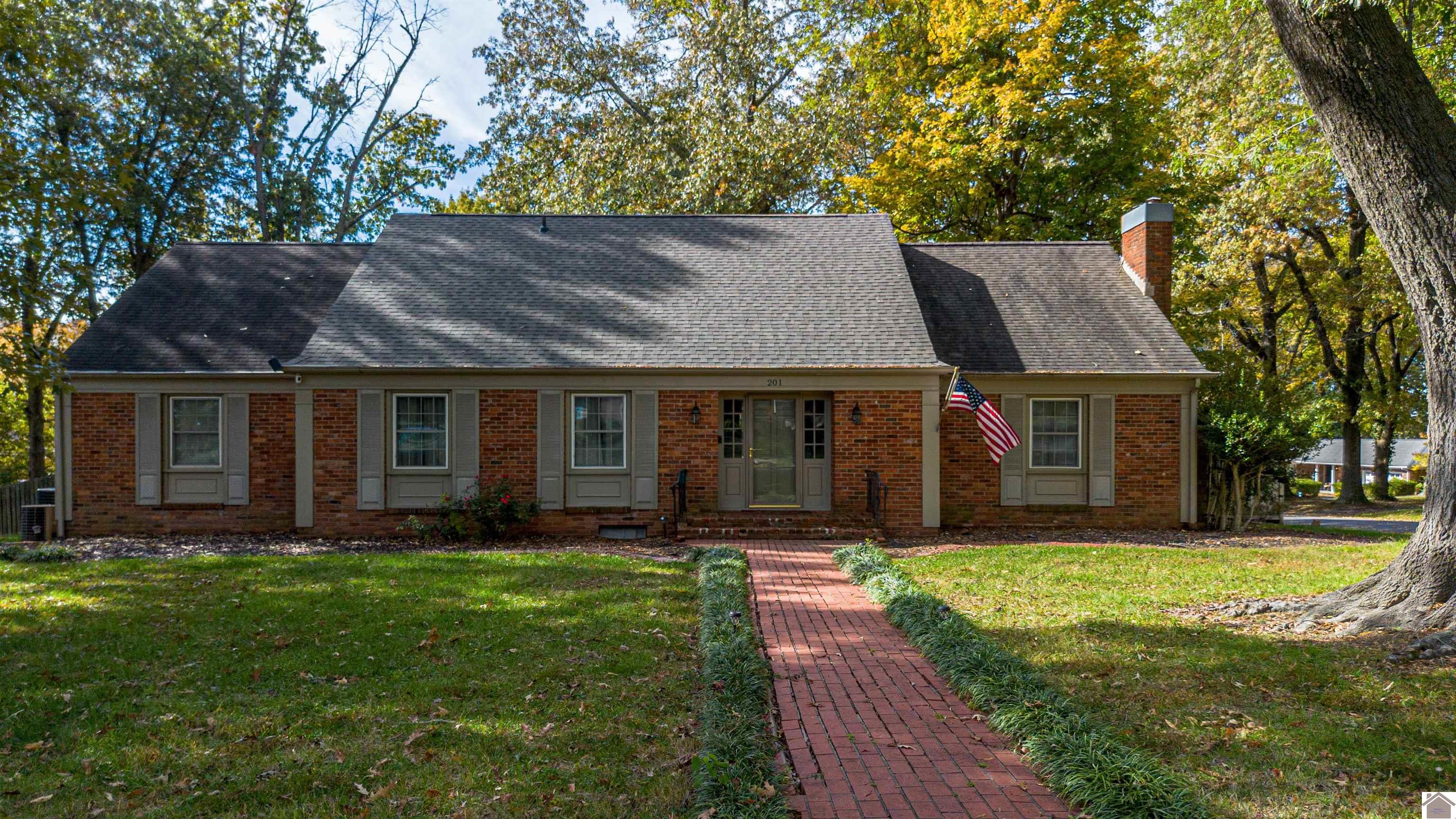 201 Maxfield Dr, Paducah, KY 42001 Listing Photo  1