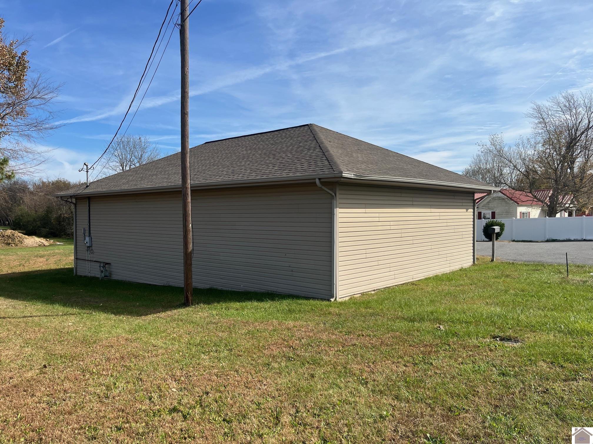 448 US-68, Benton, KY 42025 Listing Photo  15
