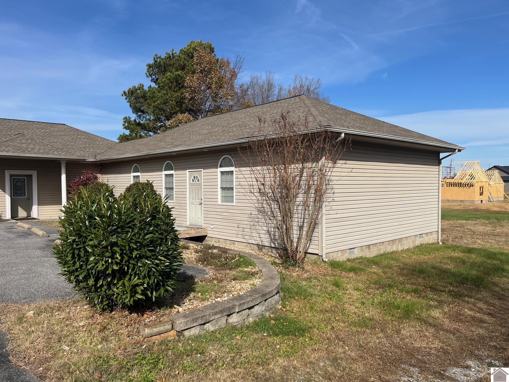 448 US-68, Benton, KY 42025 Listing Photo  20