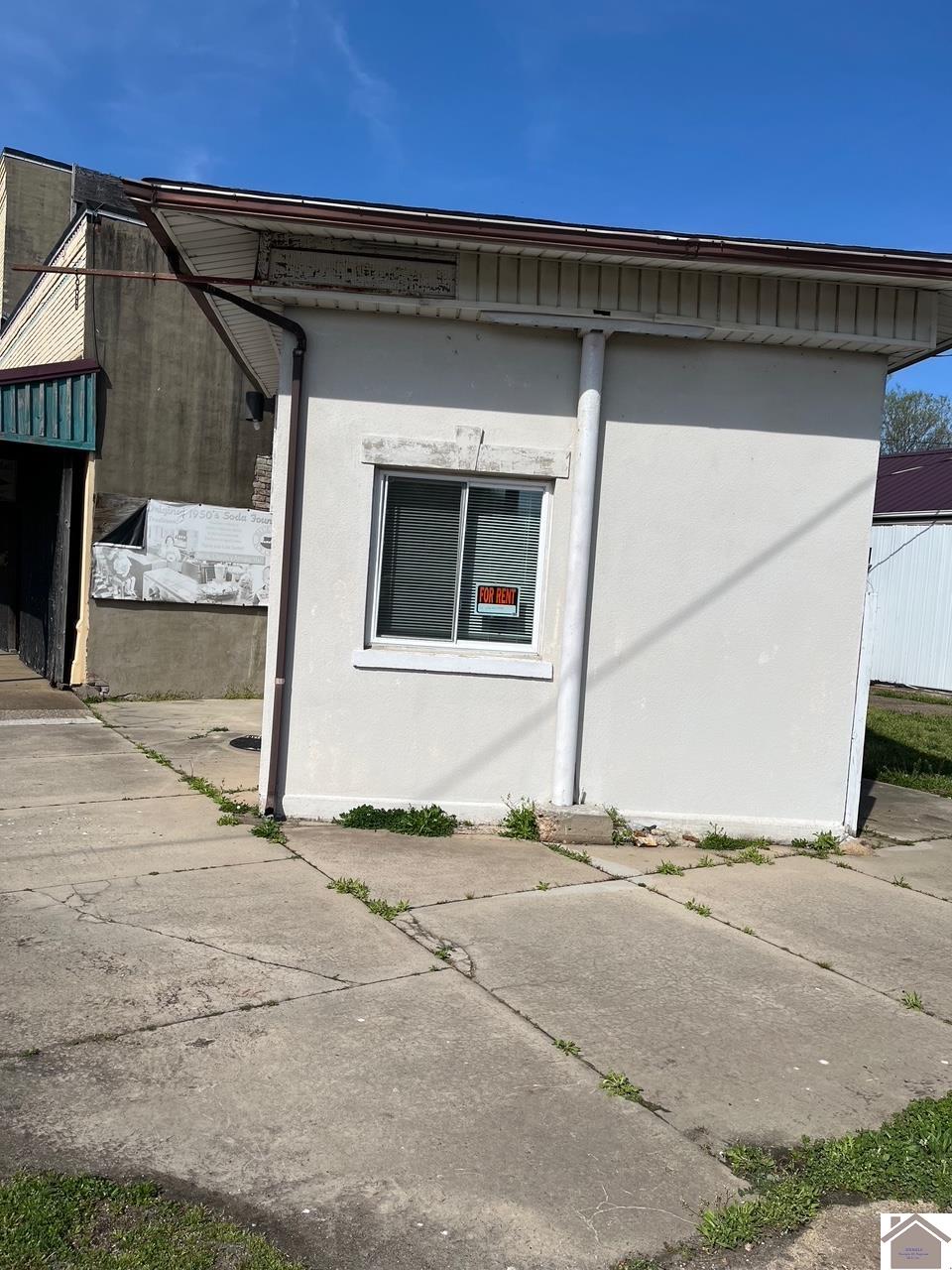 301 Main Street, Hazel, KY 42049 Listing Photo  4