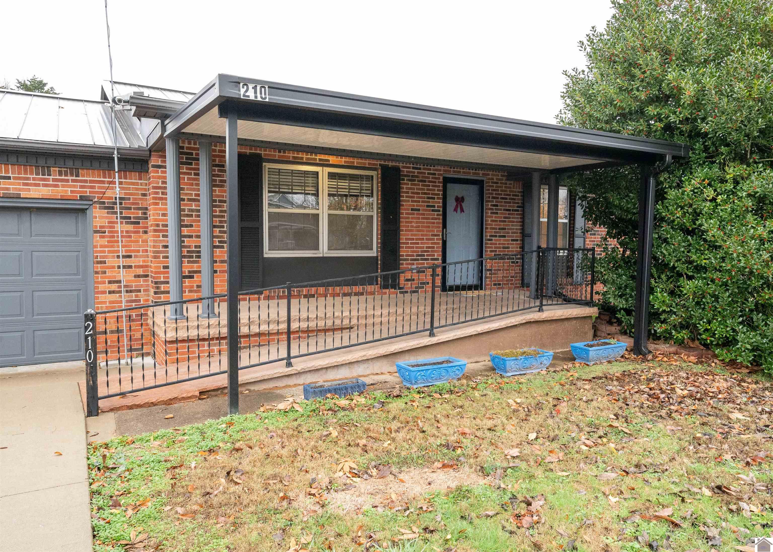 210 Irvin Cobb, Murray, KY 42071 Listing Photo  2