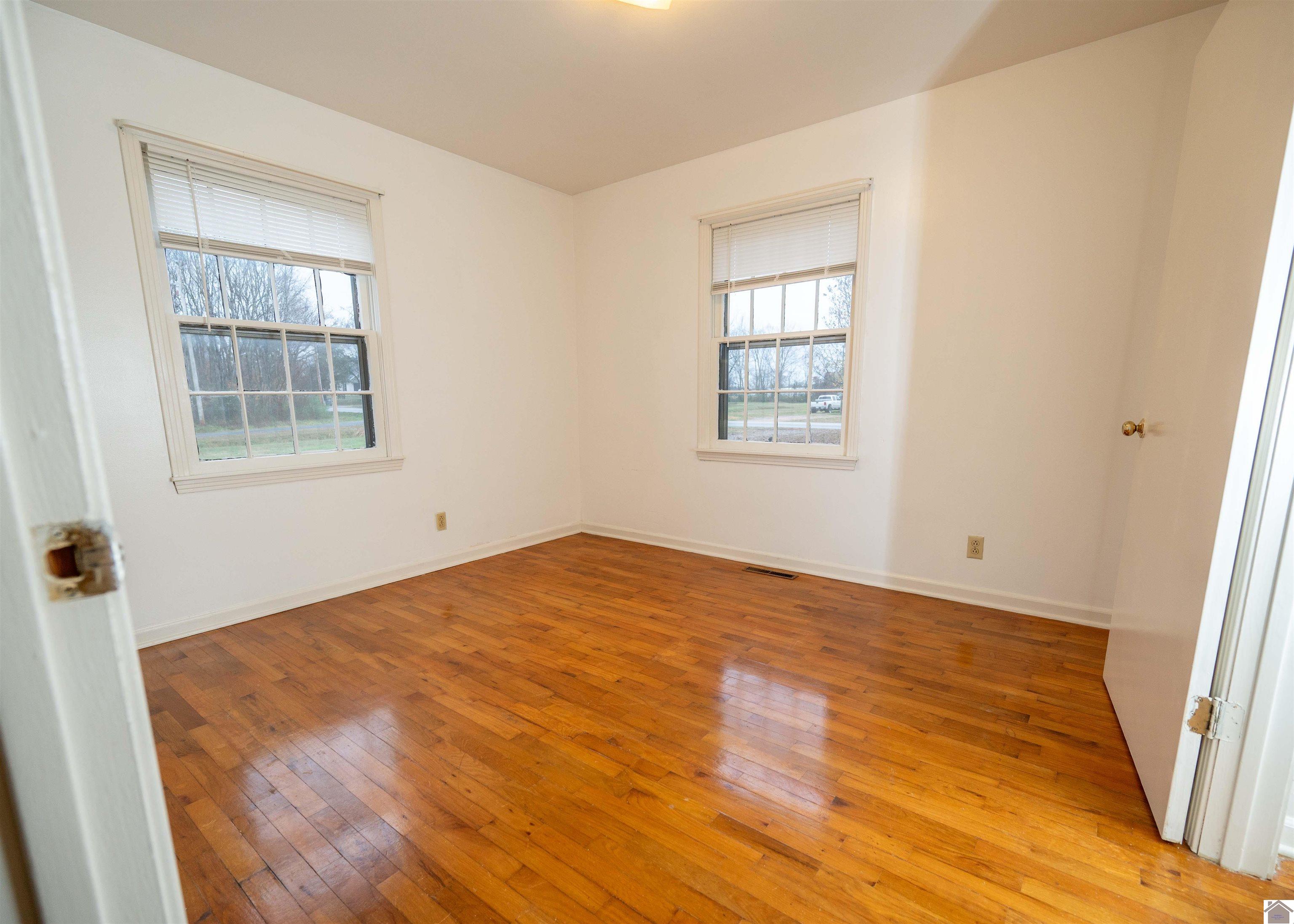 210 Irvin Cobb, Murray, KY 42071 Listing Photo  11