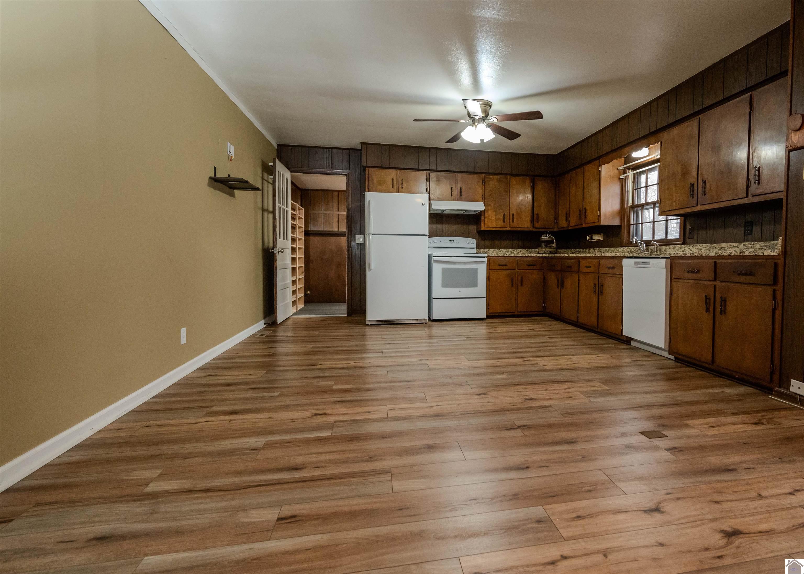 210 Irvin Cobb, Murray, KY 42071 Listing Photo  8