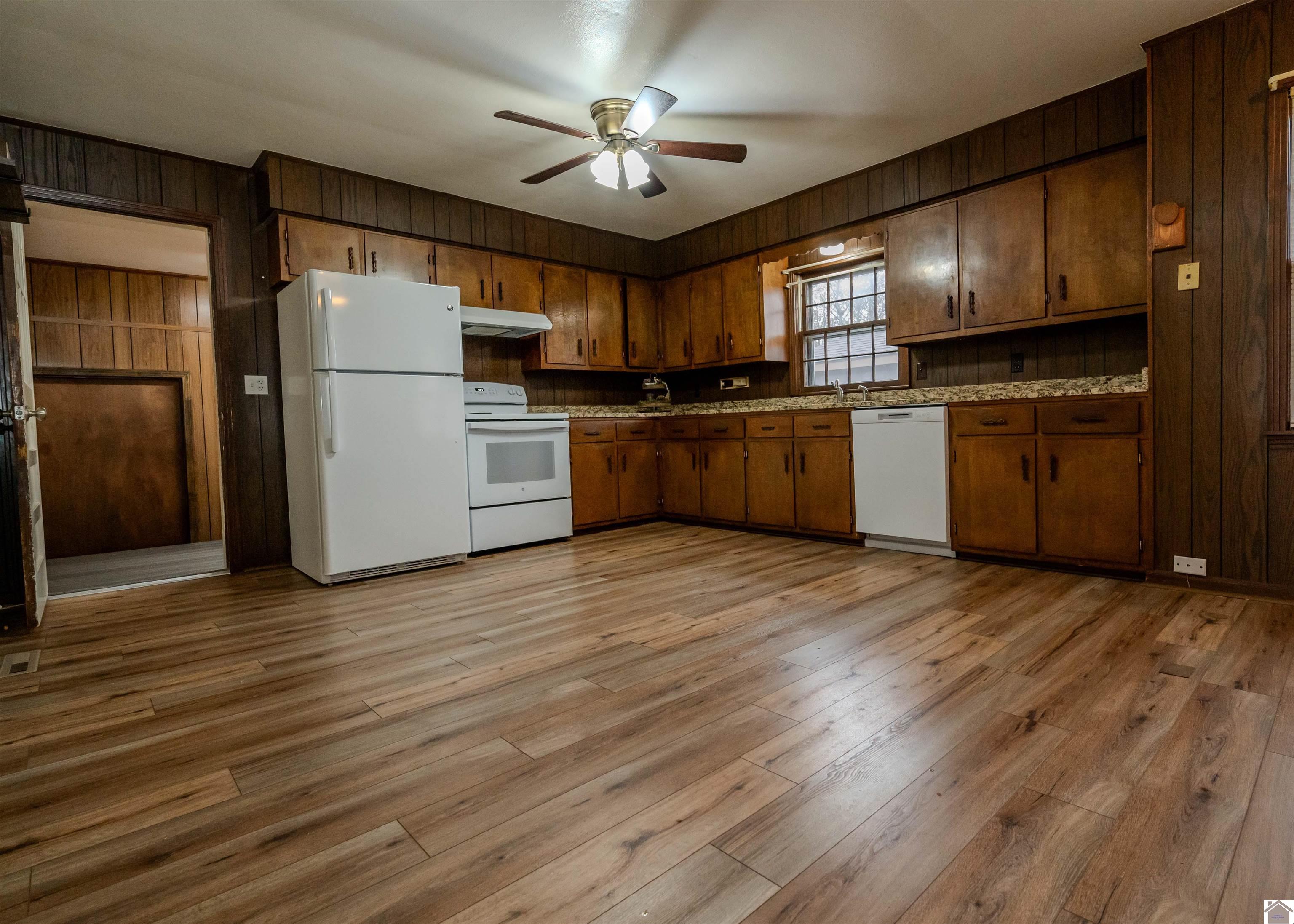210 Irvin Cobb, Murray, KY 42071 Listing Photo  9