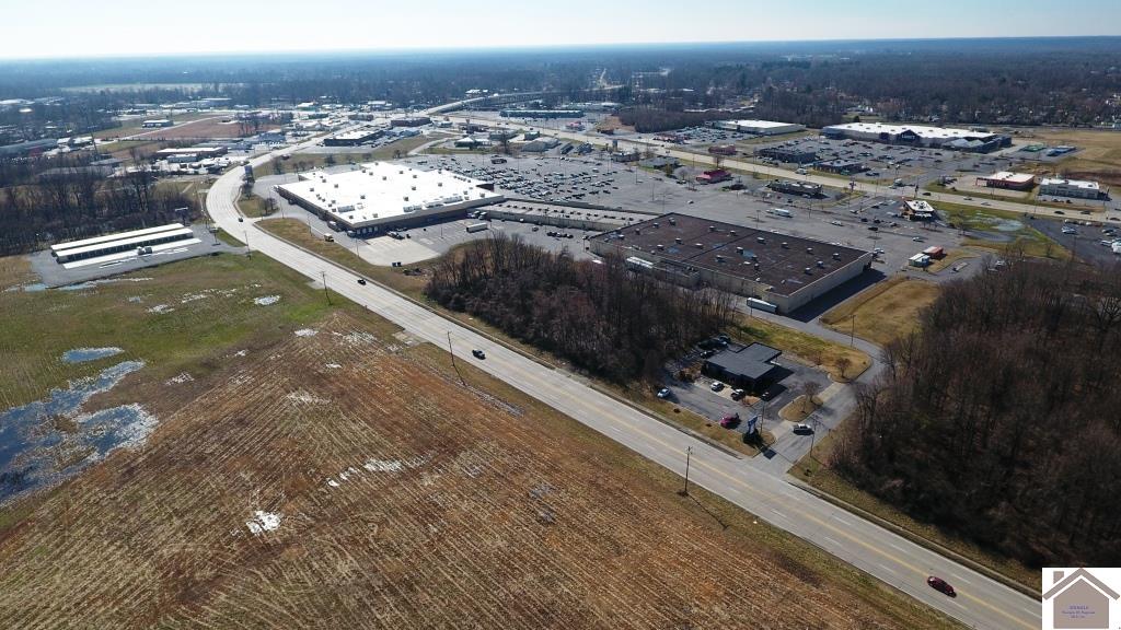3201 Wayne Sullivan Drive, Paducah, KY 42001 Listing Photo  7