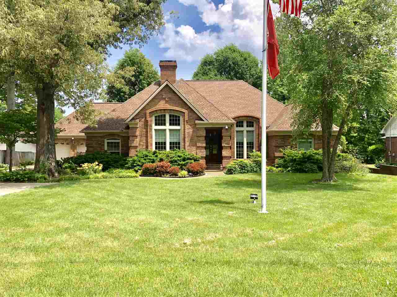 800 Usher Street, Mayfield, KY 42066 Listing Photo  1